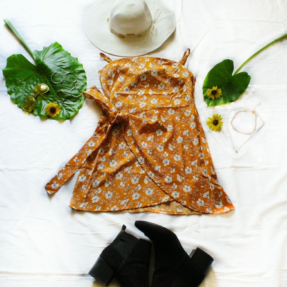 Floral print open back wrap hem cami Dress - Picture 2 of 4